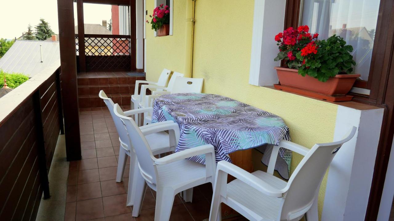 Appartamento Papp Apartmanház Vonyarcvashegy Esterno foto