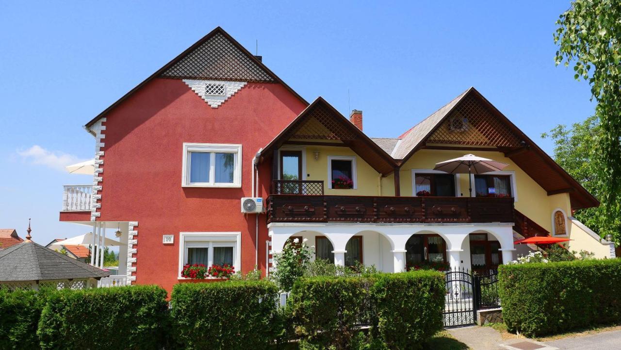 Appartamento Papp Apartmanház Vonyarcvashegy Esterno foto
