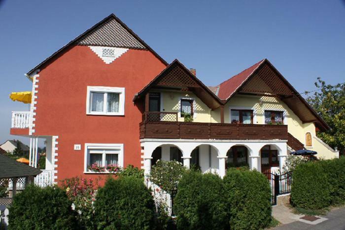 Appartamento Papp Apartmanház Vonyarcvashegy Esterno foto
