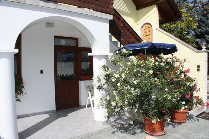 Appartamento Papp Apartmanház Vonyarcvashegy Esterno foto